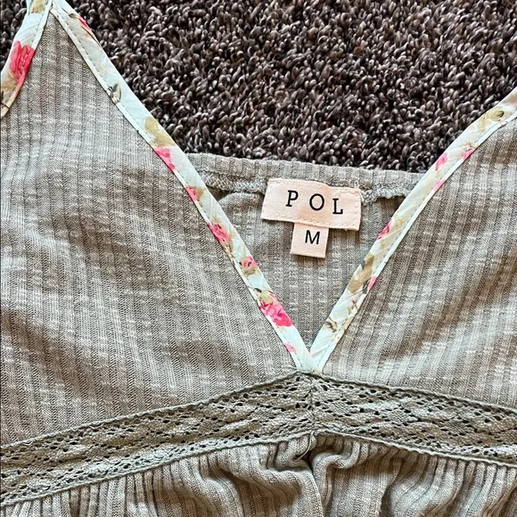 POL Floral tank top - Picture 2 of 13